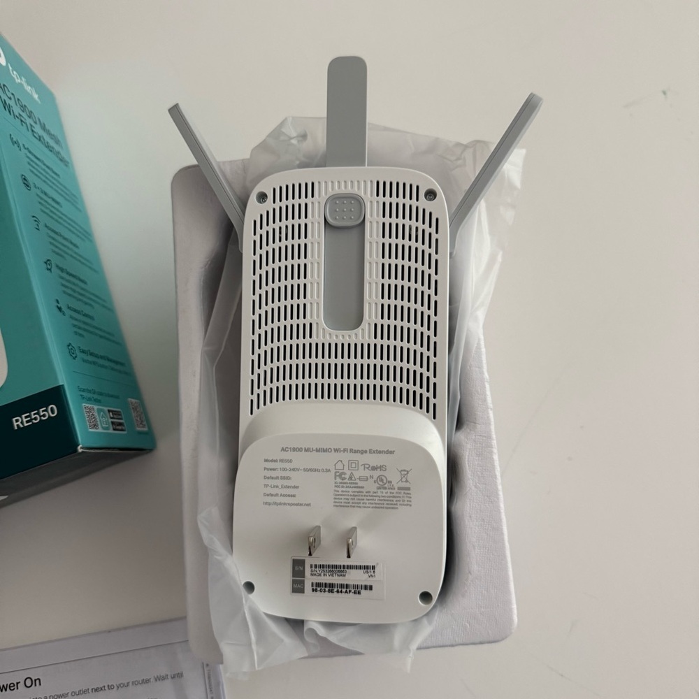 TP-Link AC1900 Extender RE550 1900Mbps Wireless Router - Picture 5 of 7